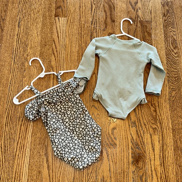 Rylee & cru swimsuits (12-18mo) / Quincy Mae hat bundle (12-24mo) - Picture 2 of 3